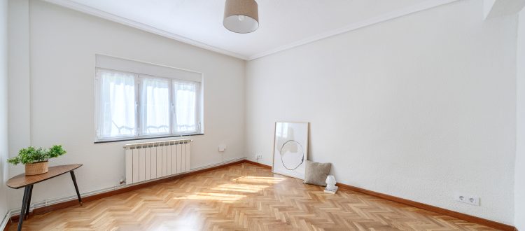 31. Fotografía profesional de una vivienda de cuatro dormitorios en Chamberí