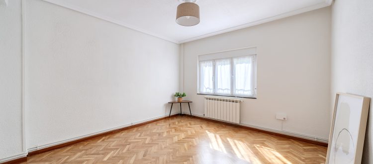 30. Reportaje de fotografía inmobiliaria de piso luminoso en Madrid