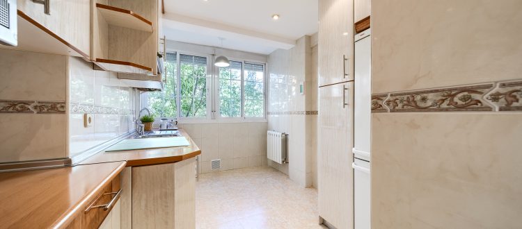 24. Cuarto de baño de una vivienda en Chamberí