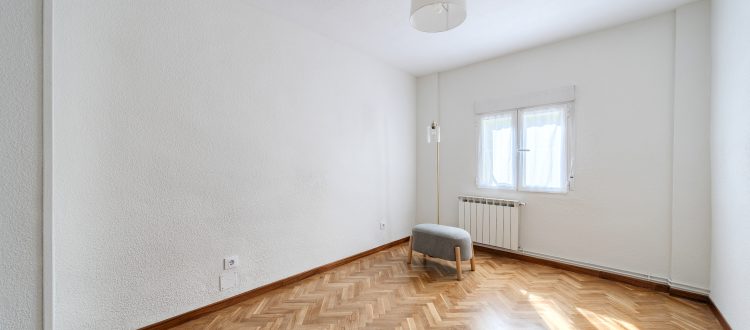 Fotografía de interiores de un piso vacío en Madrid