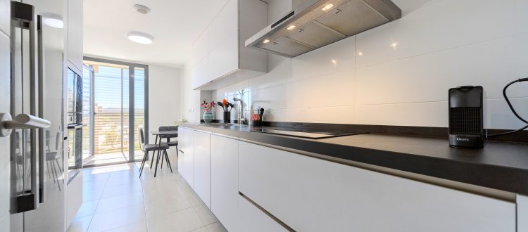 20. Pasillo interior de una vivienda moderna en Segovia